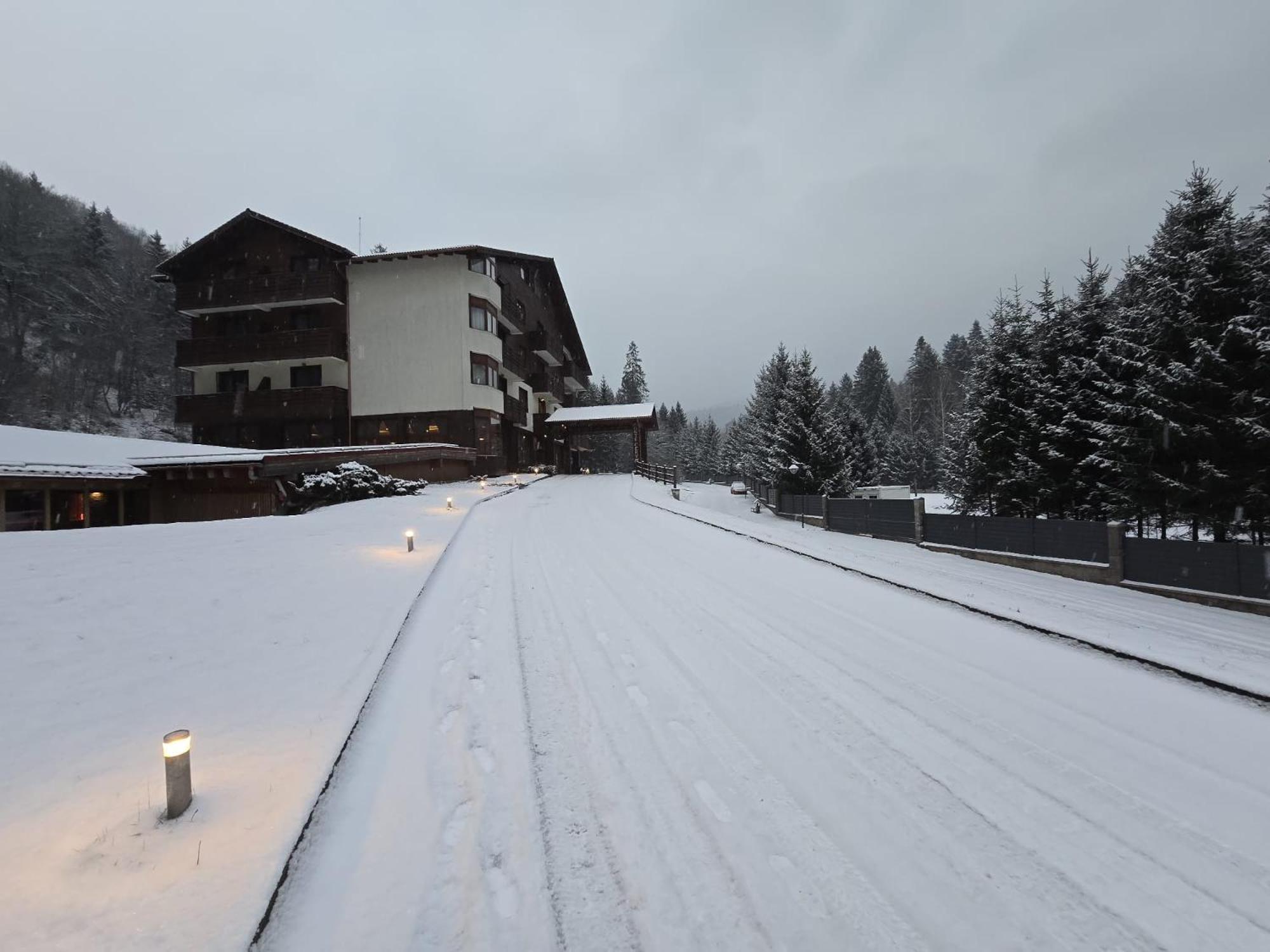 Monte Cervo Bio Hotel & Spa Ковасна Экстерьер фото