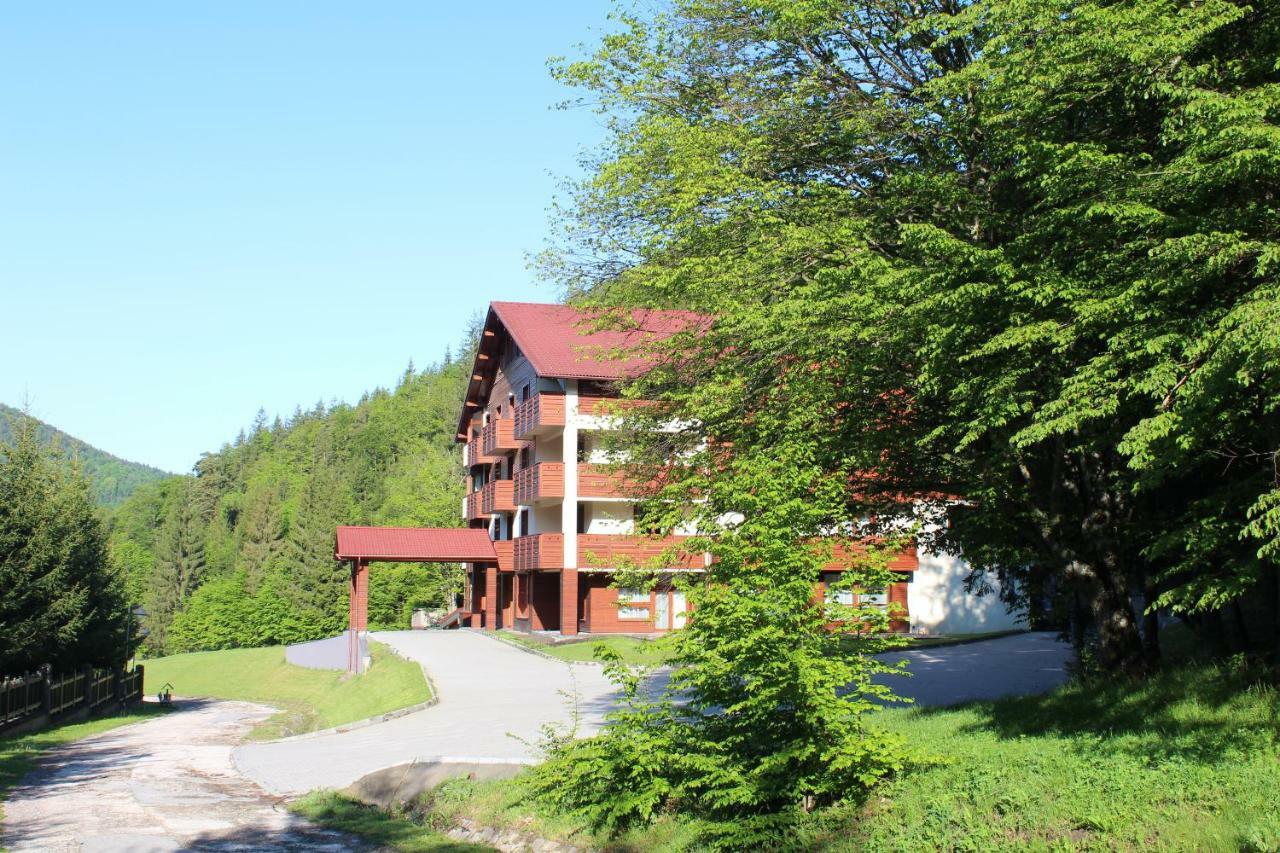Monte Cervo Bio Hotel & Spa Ковасна Экстерьер фото